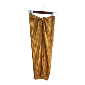 Elegant Gold Pleated Skirt